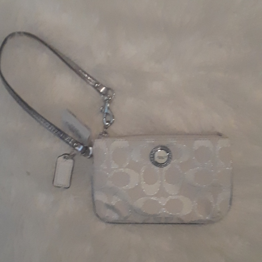 ❤️❤️❤️COACH wristlet❤️❤️❤️